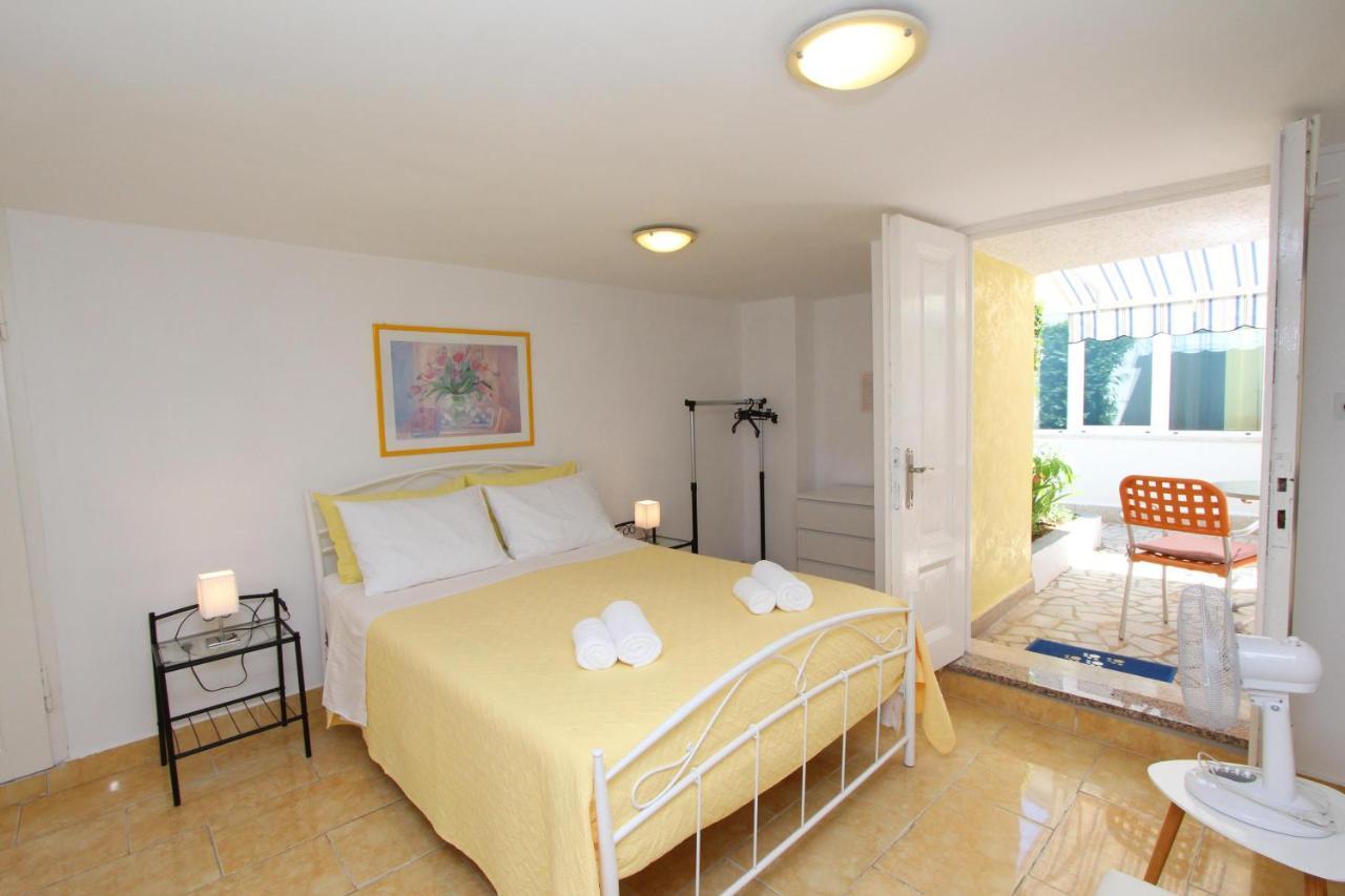 Apartments Knezovic Rovinj Exterior photo